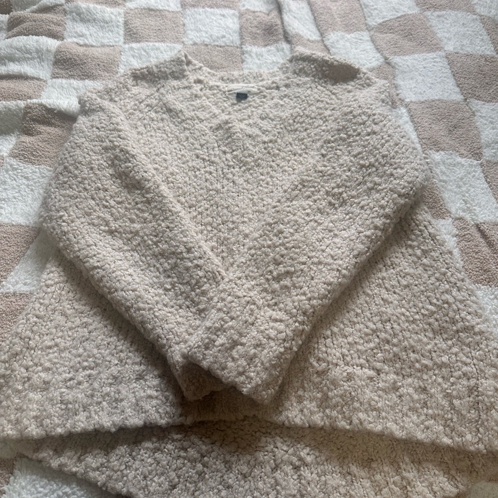 Universal Threads Sweater - Picture 2 of 3